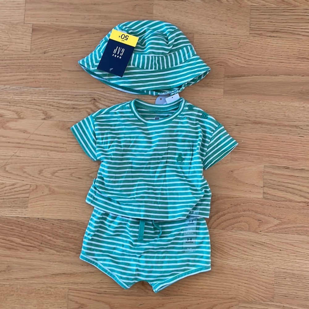 NWT baby gap 3 piece set